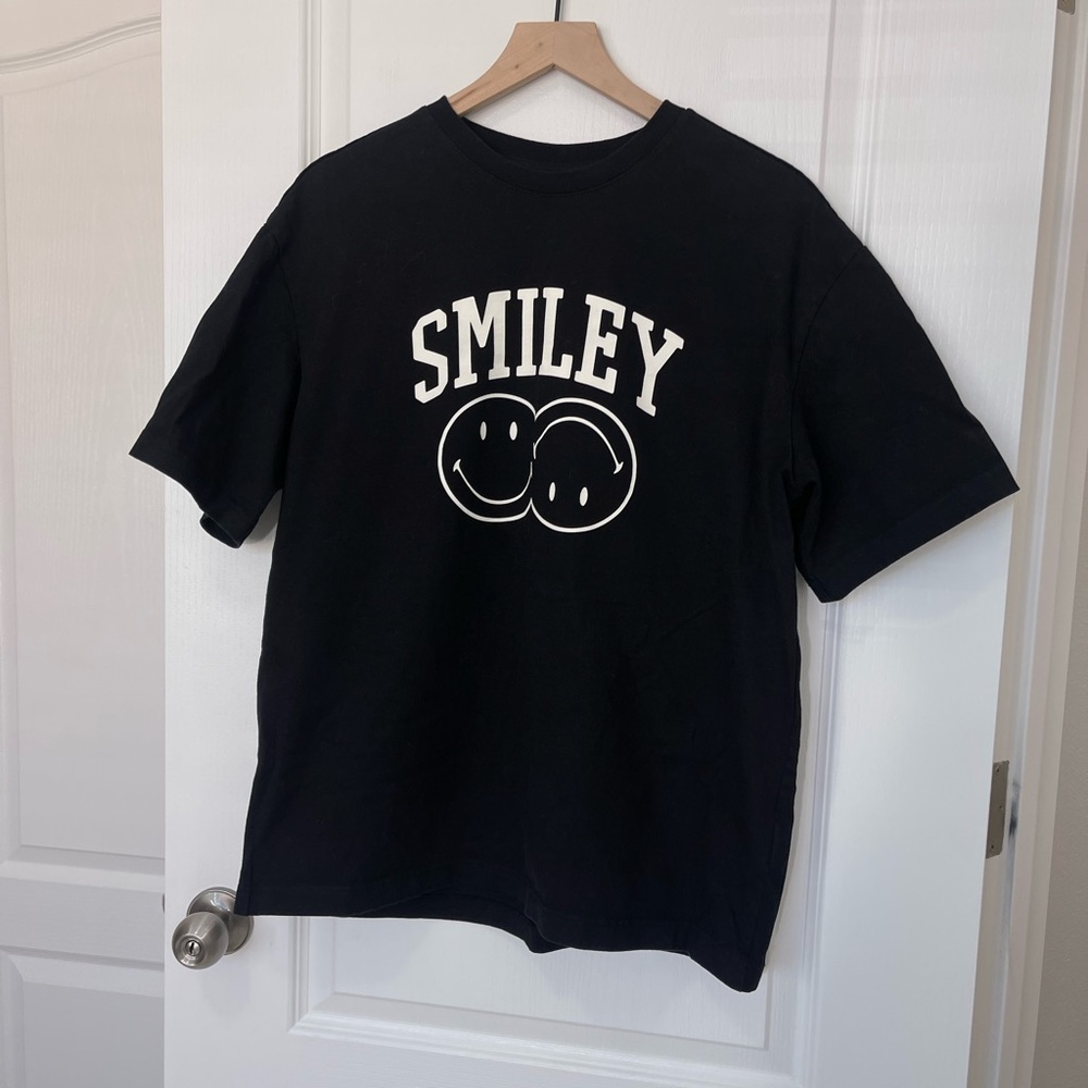 Smiley x Forever 21 Men’s Black Crewneck t-shirt